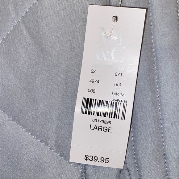 NY&Co Front Zip Puffer Vest - Picture 6 of 7